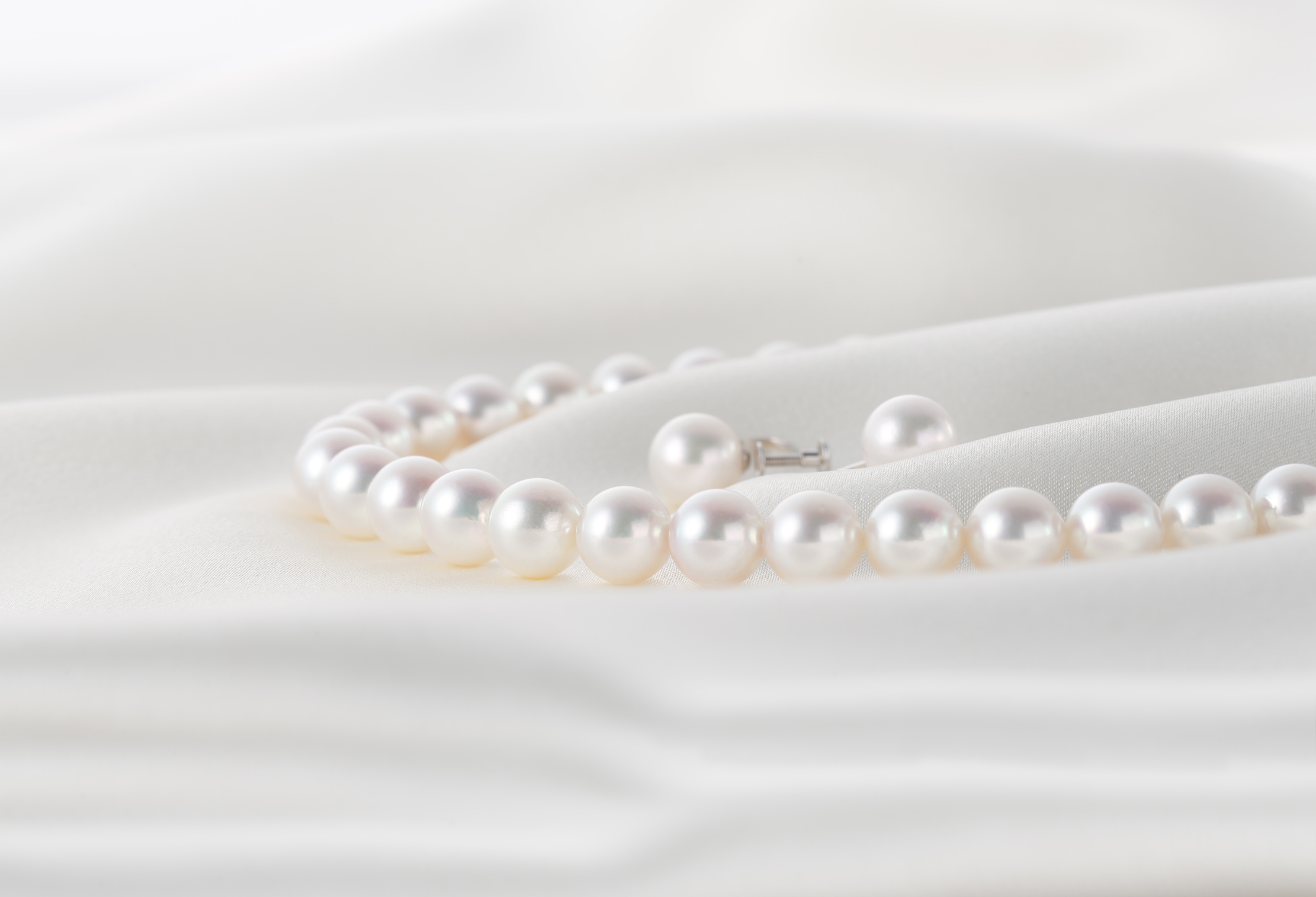 【静岡市】真珠を綺麗に着けこなすコツ。シーン別真珠アイテムのコーディネート