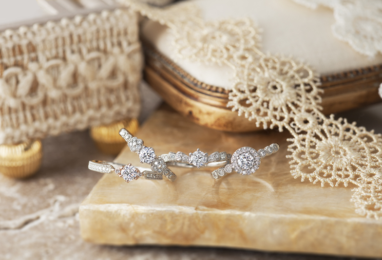【浜松】アンティーク調デザインの結婚指輪。女性に人気の可愛らしいデザインが並ぶライダルリング