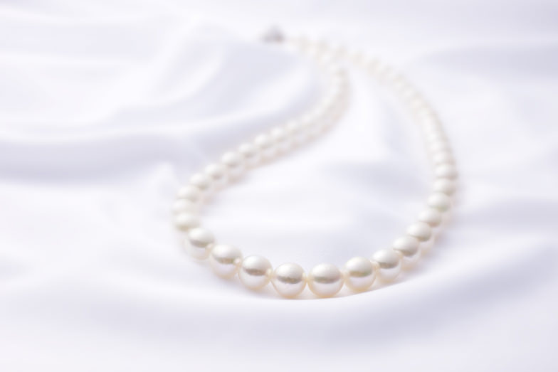 【静岡市】真珠の糸替えって？真珠のネックレスのお手入れの仕方
