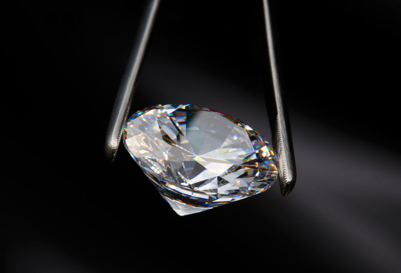 【豊橋】婚約指輪のダイヤモンド大きさ(カラット)はどのくらい？？