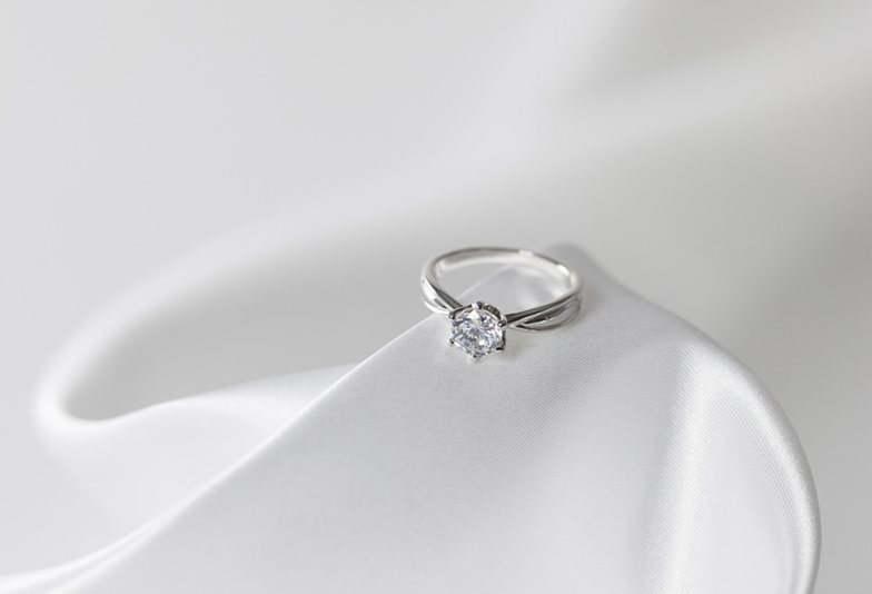 浜松で人気の婚約指輪を探す方法！人気ブランド・デザインには秘密あり