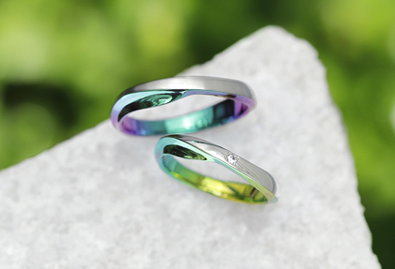 【浜松市で探す】色のついた結婚指輪が話題！何年着けていても見惚れる結婚指輪とは？