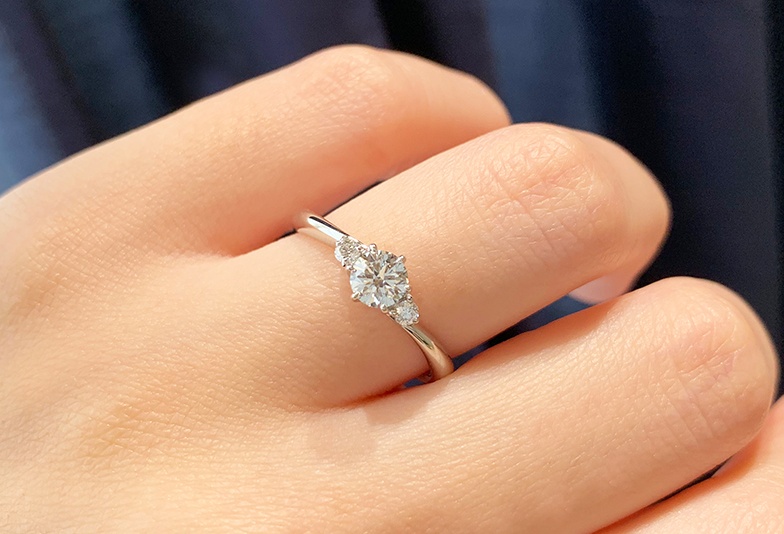 ラザールダイヤモンド婚約指輪プラチナリング