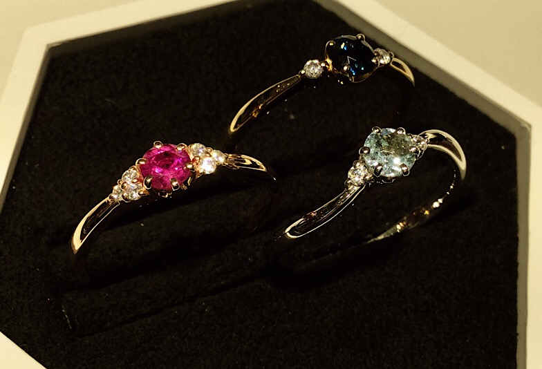 【新潟市】婚約指輪にダイヤモンド以外はあり！カラーストーンが人気　