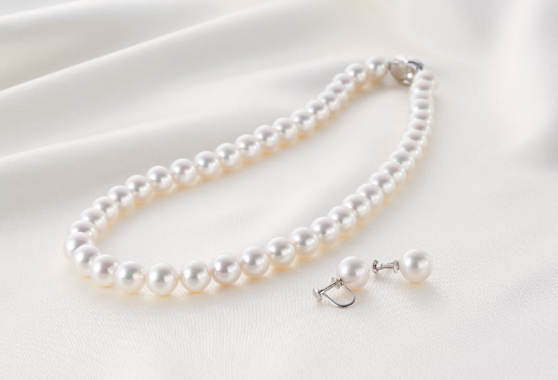 富山で真珠のネックレスを選ぶならタケウチブライダルへ