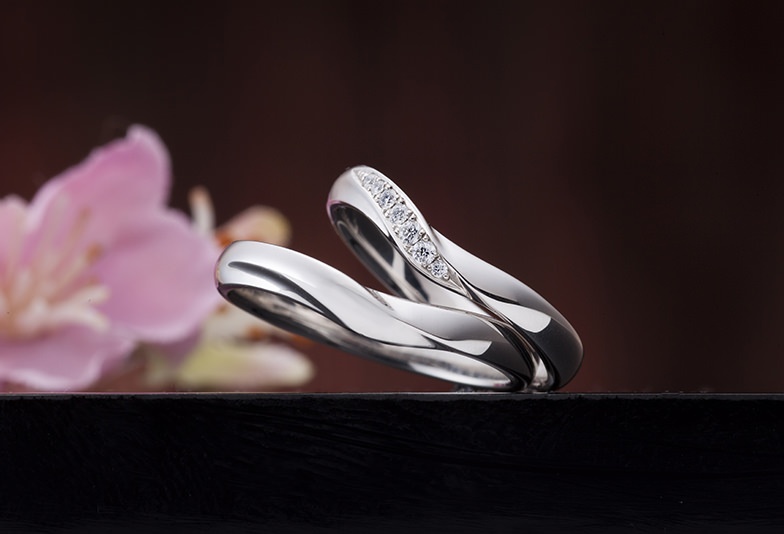 和歌山で人気の日本製の結婚指輪ブランドのイロノハの幸せの空模様のデザイン