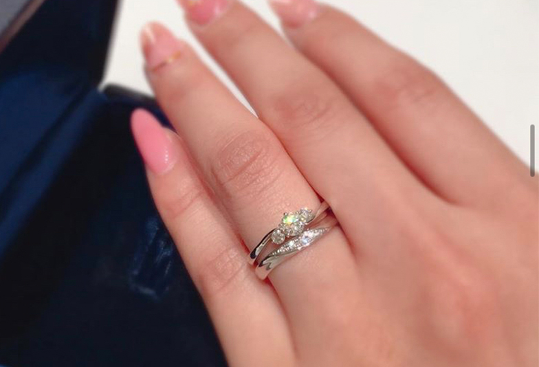 金沢市で人気のロイヤルアッシャーの婚約指輪,結婚指輪の重ねづけ