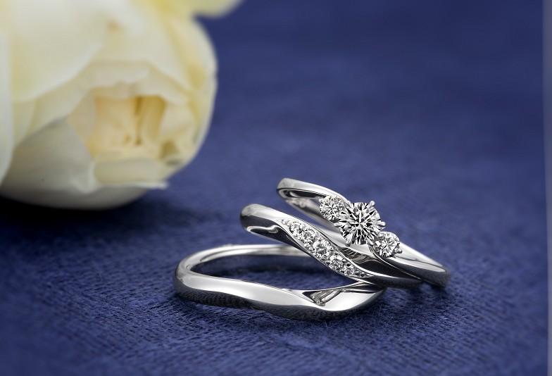ロイヤルアッシャーの結婚指輪と婚約指輪