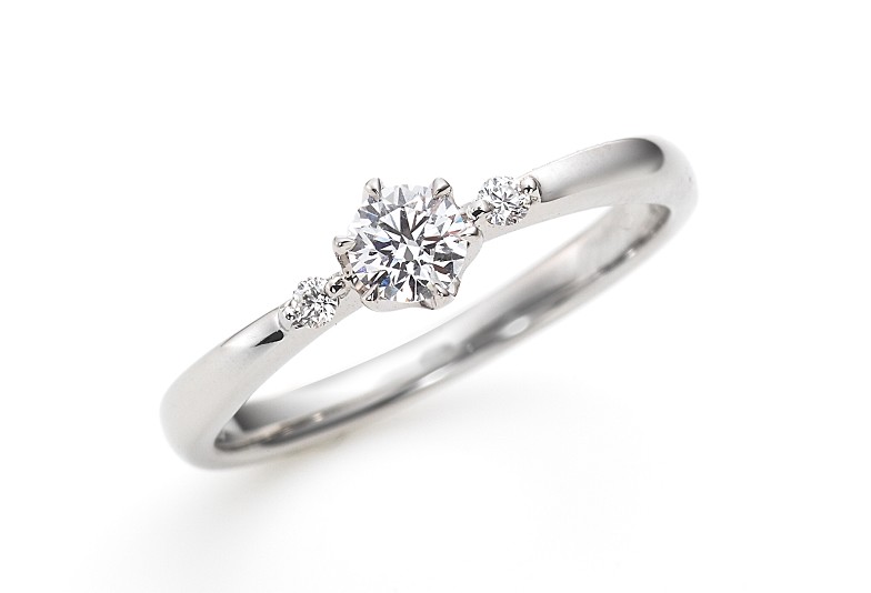 福井で人気のラザールyダイヤモンドの婚約指輪