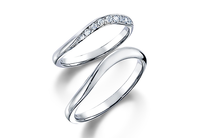福井市で人気のウェーブデザイン結婚指輪