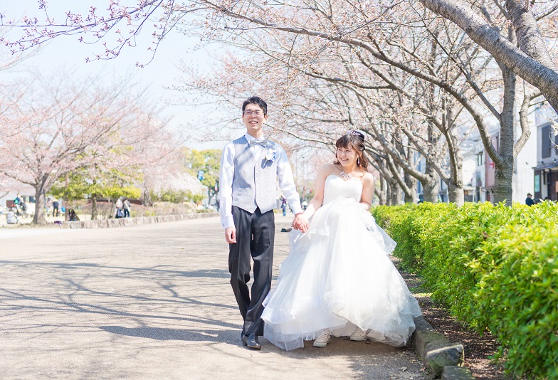 【姫路市】世界遺産姫路城と桜のシーズンにフォトウエディング！！