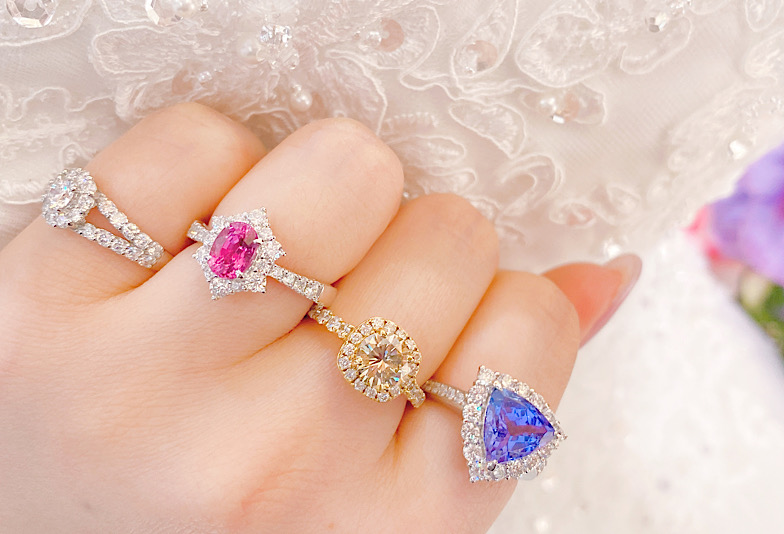 神戸・三ノ宮　カラーストーンで個性的で魅力ある婚約指輪にしませんか？