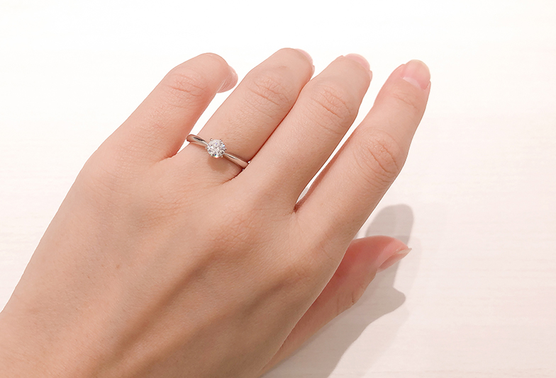 0.4カラットの婚約指輪