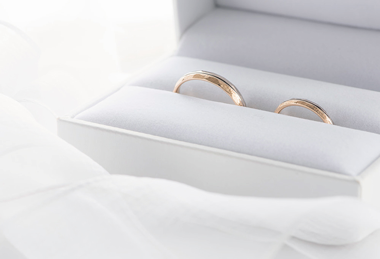 神戸・三ノ宮　おしゃれな結婚指輪　人気のゴールドデザインとは
