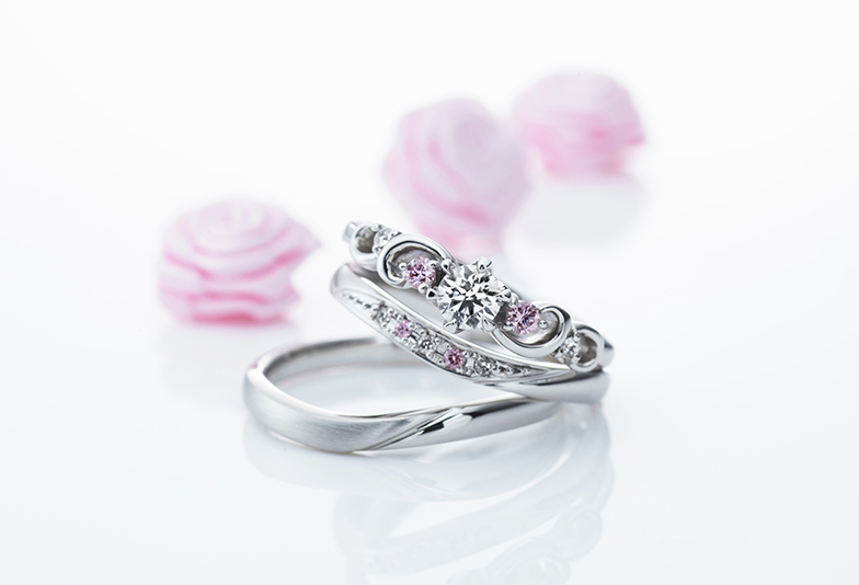 婚約指輪や結婚指輪に入れる「ピンクダイヤモンド」の魅力