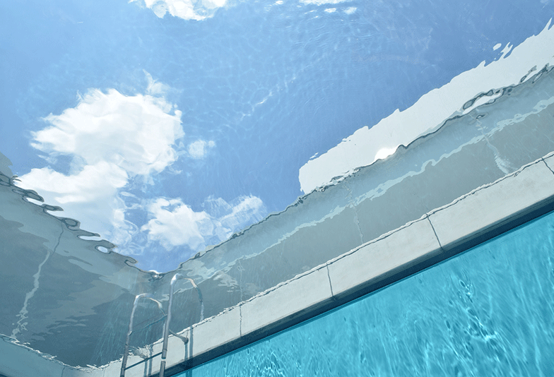 福井市エルパ夏の屋外