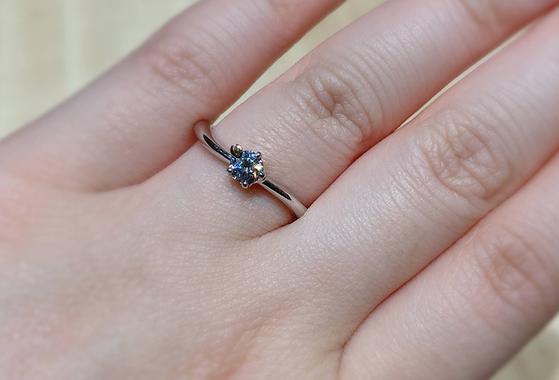 福井市で人気のさくらデザインの婚約指輪杢目金屋