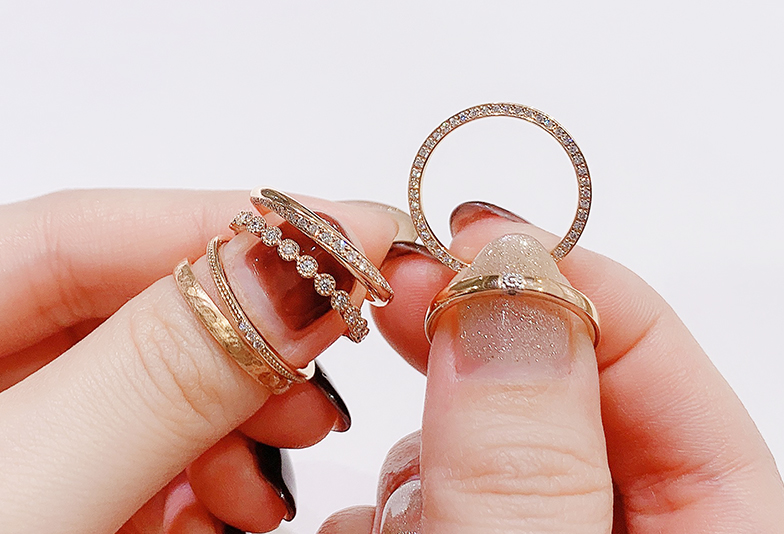 【金沢市】肌とのなじみ具合で決める、結婚指輪の”素材”の色