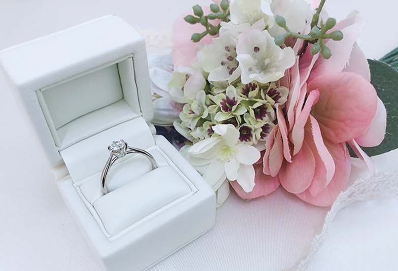 【神奈川県横浜市】注意！婚約指輪は彼女に選んでもらって良いもの？