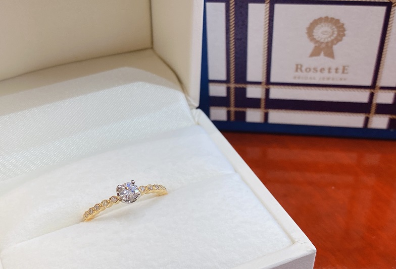 【京都市】お洒落花嫁に人気の婚約指輪！クラシカルなデザインが魅力的な「ロゼット」のご紹介