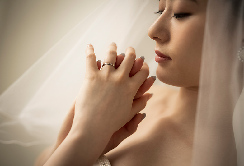 【松本市】結婚指輪をつける正しい位置は薬指の根元？関節の近く？詳しく解説！