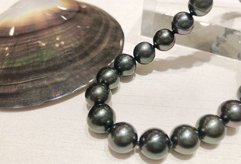 静岡市】黒真珠はいつ着ける？知っておきたい着け方のマナー - Jewelry 