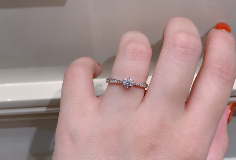 高品質ダイヤモンドフォルミア大阪梅田の婚約指輪