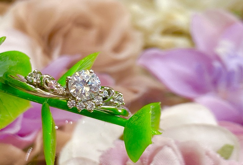 【京都市】希少価値の高いピンクダイヤを使用した人気婚約指輪ブランド3選のご紹介！