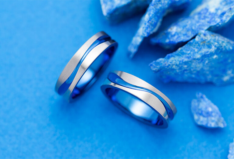 【豊橋市】結婚指輪は青色でもいい？好きな色で個性を表現できる方法とは