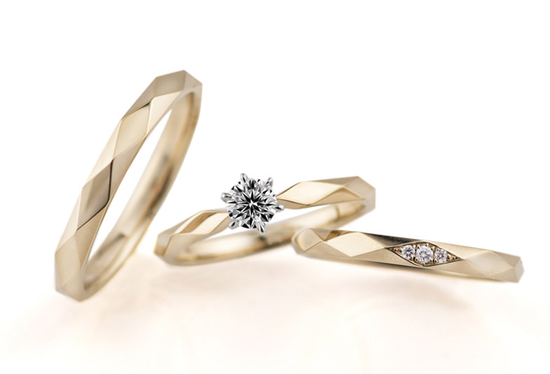 K18プレミアムホワイトゴールドの婚約指輪と結婚指輪