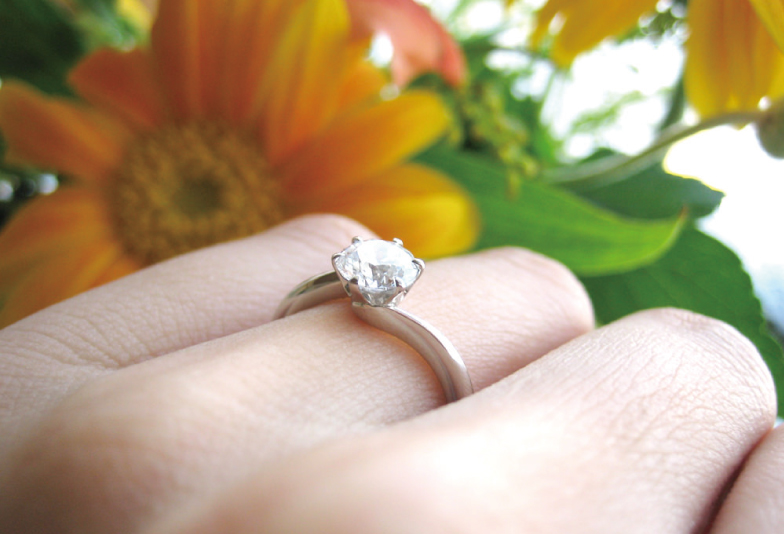 【神戸市・三ノ宮】記念日に婚約指輪をリフォームして再び身に着けませんか？？