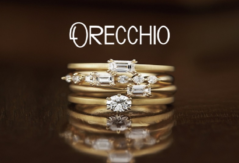 エメラルドカットダイヤがおしゃれなORECCHIOの婚約指輪・結婚指輪