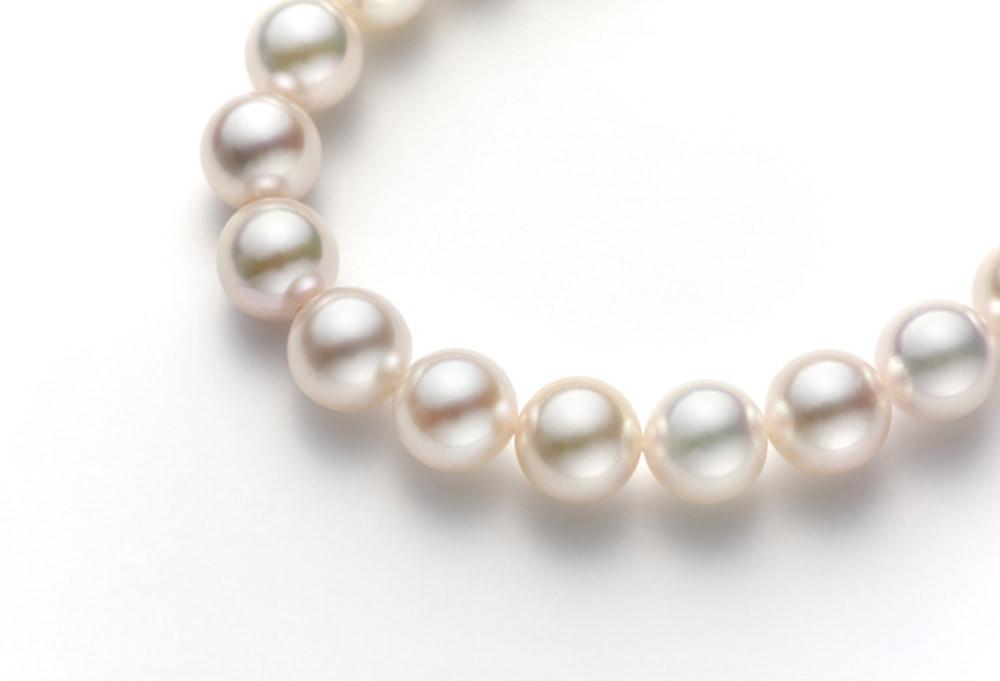 真珠のネックレス意味