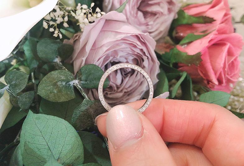 婚約指輪の代わりにゴージャスな結婚指輪