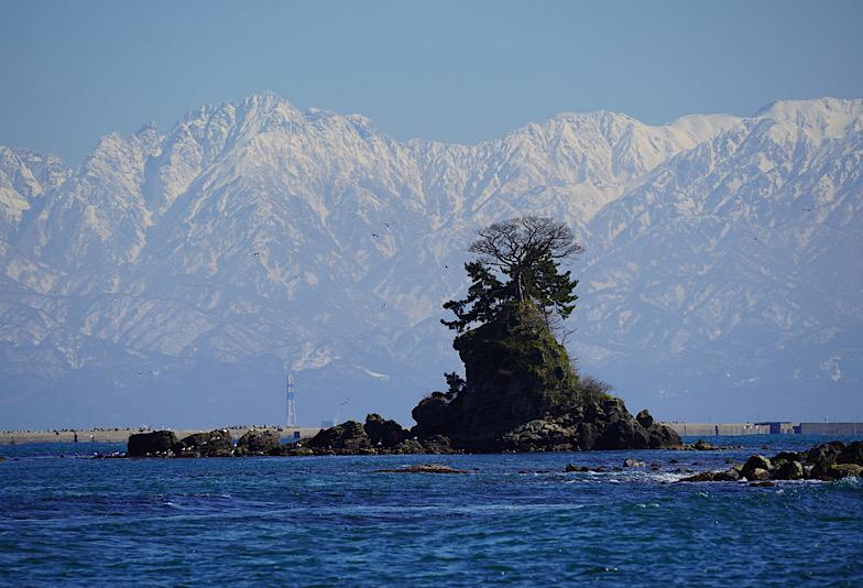 富山市　雨晴海岸