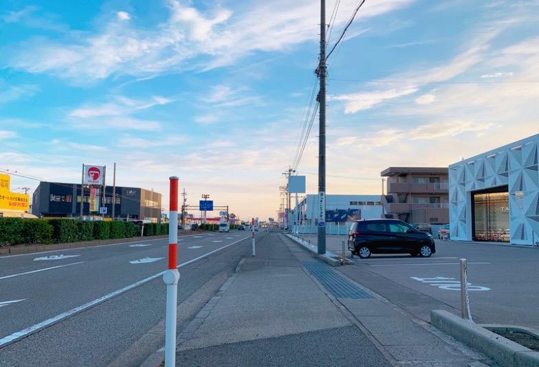 石川県　大通りに面する真っ白な建物が目印！！