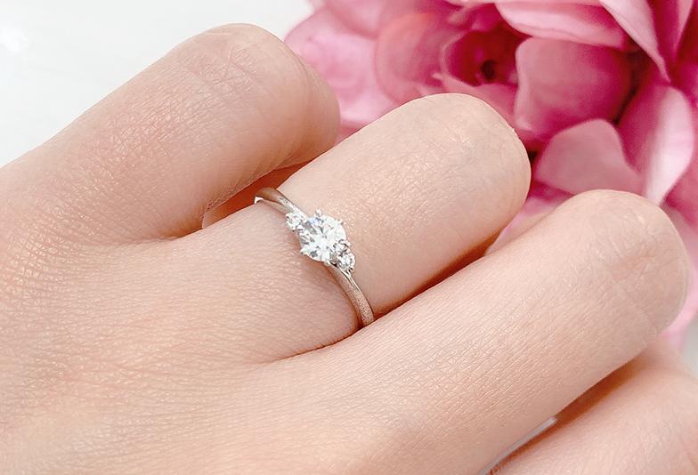 サイドメレダイヤモンド婚約指輪