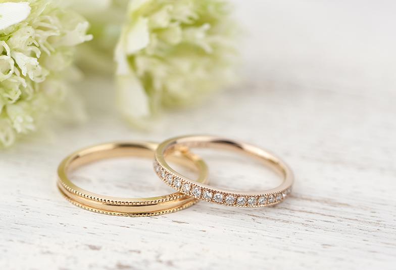 エタニティリングの結婚指輪です。華奢なリングで身に着けやすいデザインです。