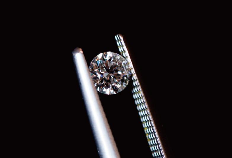 ダイヤモンドによって婚約指輪の金額は大きく変わる