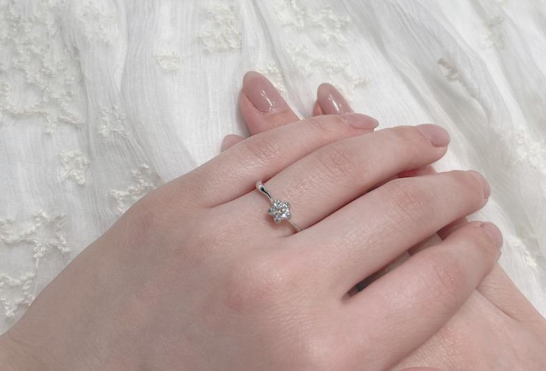 萬時で人気の婚約指輪『桜』