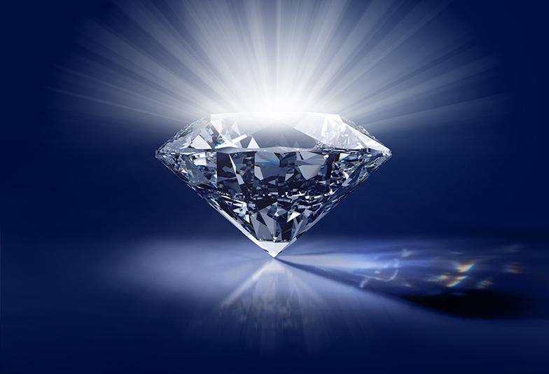 【静岡市】ダイヤモンドは輝きで選ぶ時代！私たちの婚約指輪選び