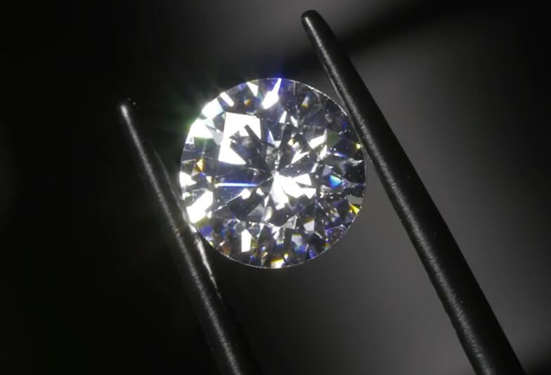 【静岡】婚約指輪のダイヤモンドは原石から選ぶ時代。静岡唯一の専門店