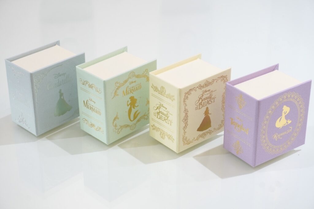 ディズニープリンセスのプチペンダントケース