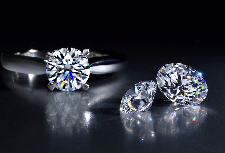 【静岡】婚約指輪のダイヤモンドは何カラットがいいの？？大きいほうがいいって本当！？