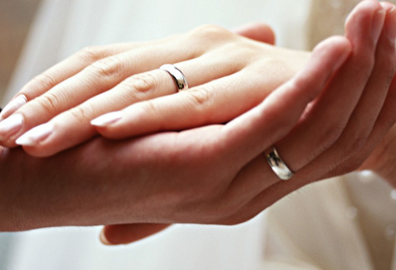 【浜松市】 着け心地と丈夫さ　鍛造づくりの結婚指輪 Petit Marie プチマリエ 永遠を約束する薔薇のマリッジリング