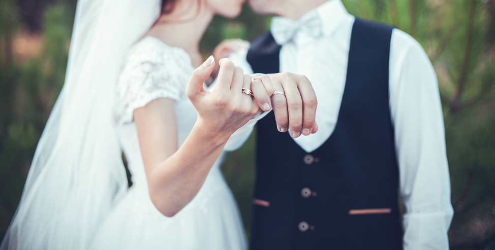 【静岡市・浜松市】新郎・新婦、それぞれの指の特徴に合わせた結婚指輪選び?
