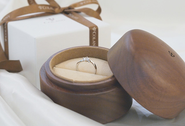 サプライズプロポーズで彼女の最高の笑顔を手に入れよう♡静岡市で見つける素敵な婚約指輪たち