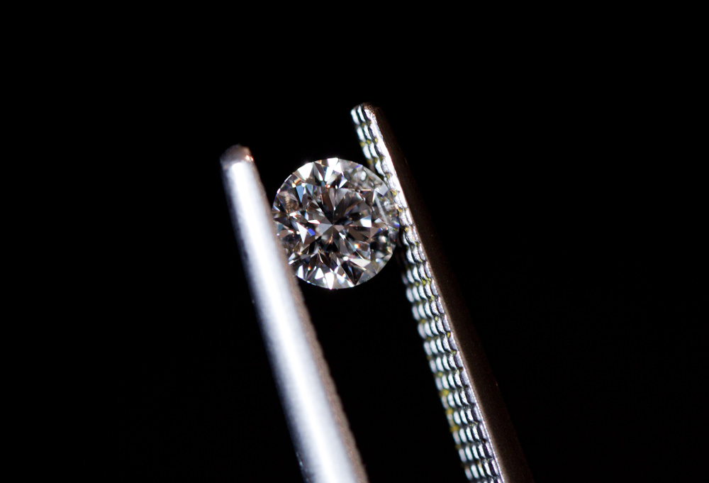 【浜松】婚約指輪のダイヤモンド大きさ(カラット)はどのくらい？？