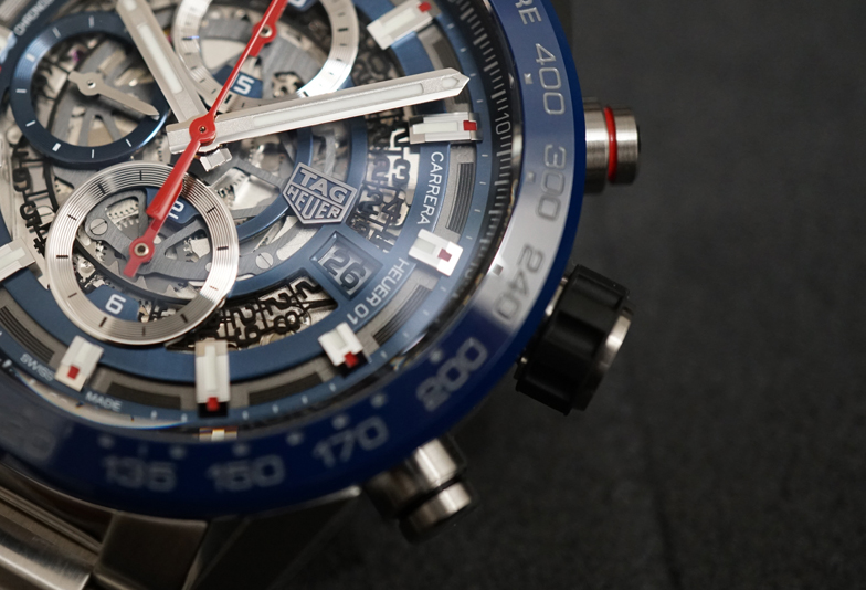 静岡 タグホイヤーTAGHeuer01 43ｍｍ夏に人気のブルースケルトンモデル