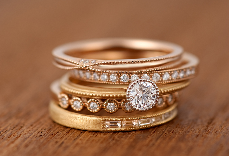 とにかくキラキラの婚約指輪が着けたい！メレダイヤモンドも輝くキラキラ好きな女子の為のエンゲージリング【静岡市】